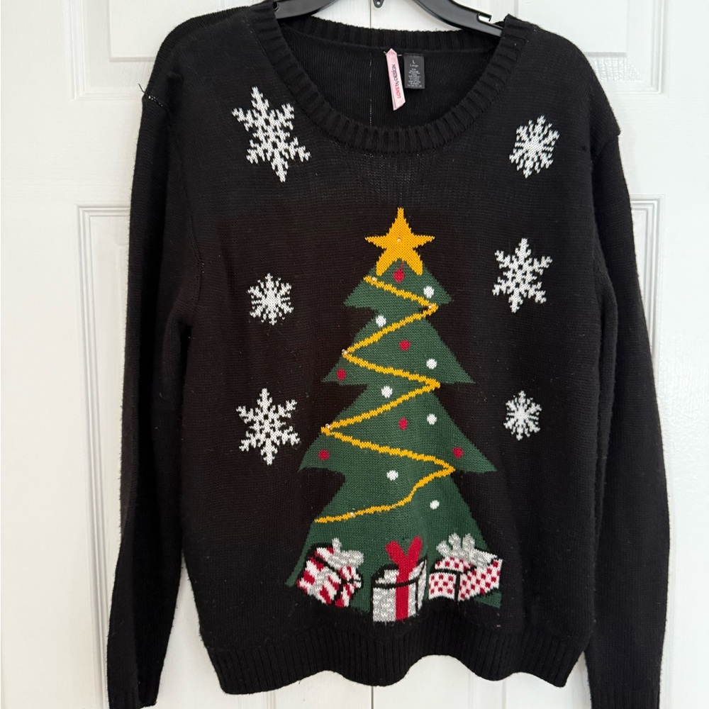 Love By Design Black and Green Crew Neck Sweater with Festive Flair